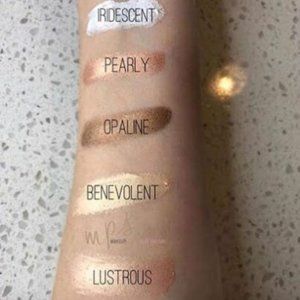 TOUCH À LA MODE cream to powder luminizer